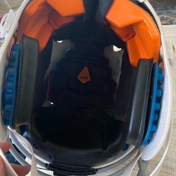 Schutt Recruit R3+ - Picture 4 of 5